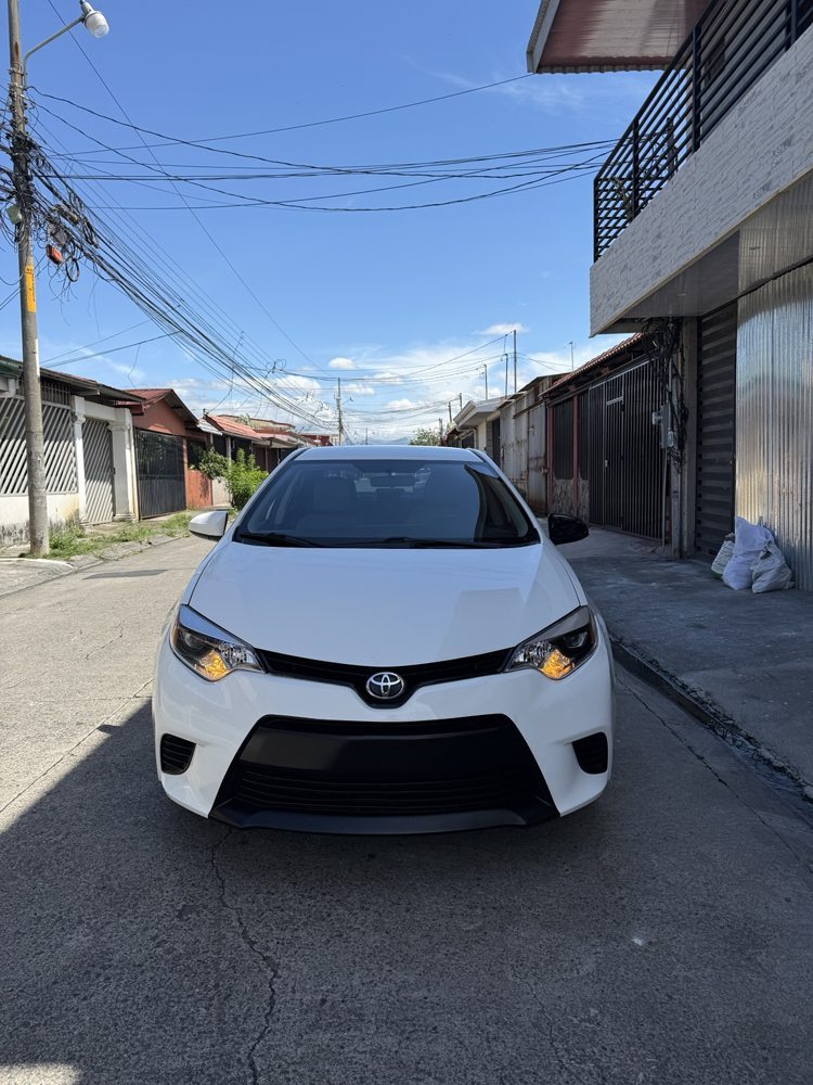 Toyota Corolla LE 2014